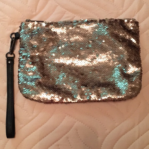 Merona Handbags - Merona Gold Sequin Bag Merona Handbags - Merona Gold Sequin Bag